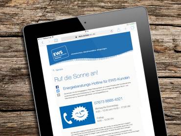 iPad mit Energieberatungs-Hotline-Seite der EWS