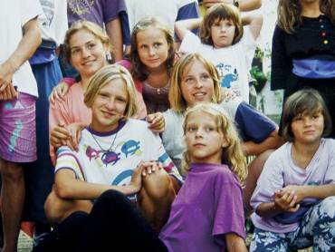 Gruppenfoto: Kinder aus Tschernobyl und Schönau
