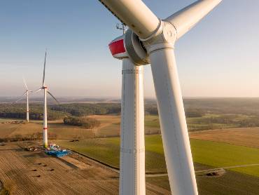 Drohnenaufnahme des Windparks Thomasburg